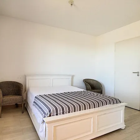 Carnon: Spacieux F2 Avec Balcon, Clim Et Garage - Fr-1-715-4 * Mauguio